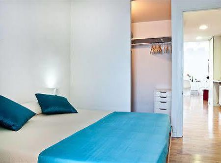 La Pedrera Apartment Barcelona Bagian luar foto