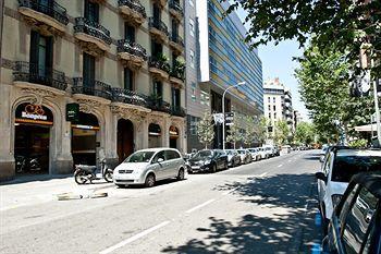 La Pedrera Apartment Barcelona Bagian luar foto