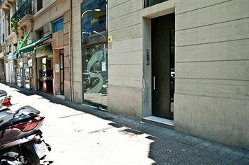 La Pedrera Apartment Barcelona Bagian luar foto