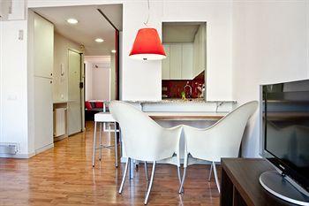La Pedrera Apartment Barcelona Bagian luar foto