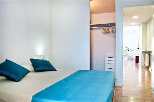 La Pedrera Apartment Barcelona Bagian luar foto